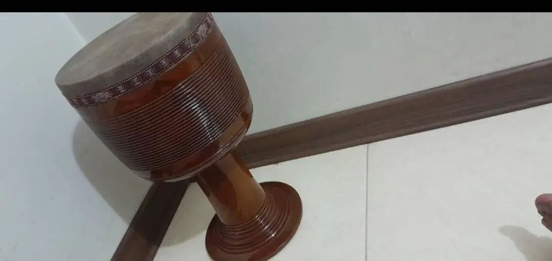 تنبک نو|سازهای سنتی|اصفهان, کوی گلزار|دیوار