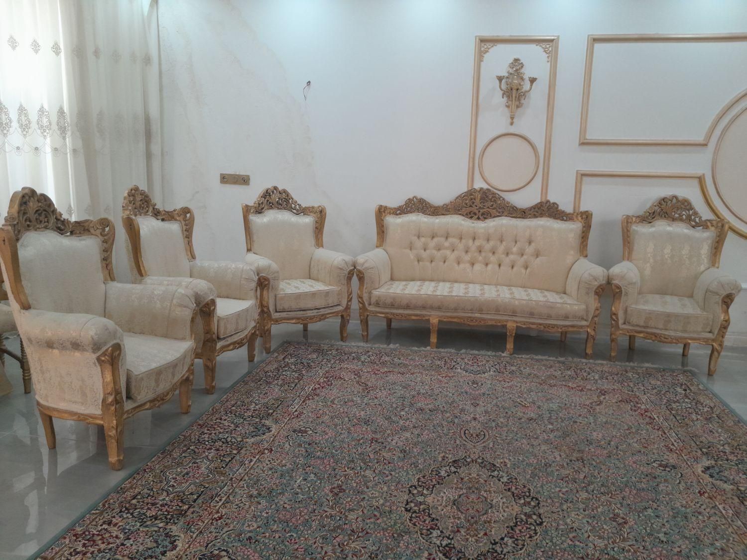 مبل سلطنتی چوب گردو پارچه نو رنگ سندبلاس|مبلمان خانگی و میز عسلی|بهاباد, |دیوار