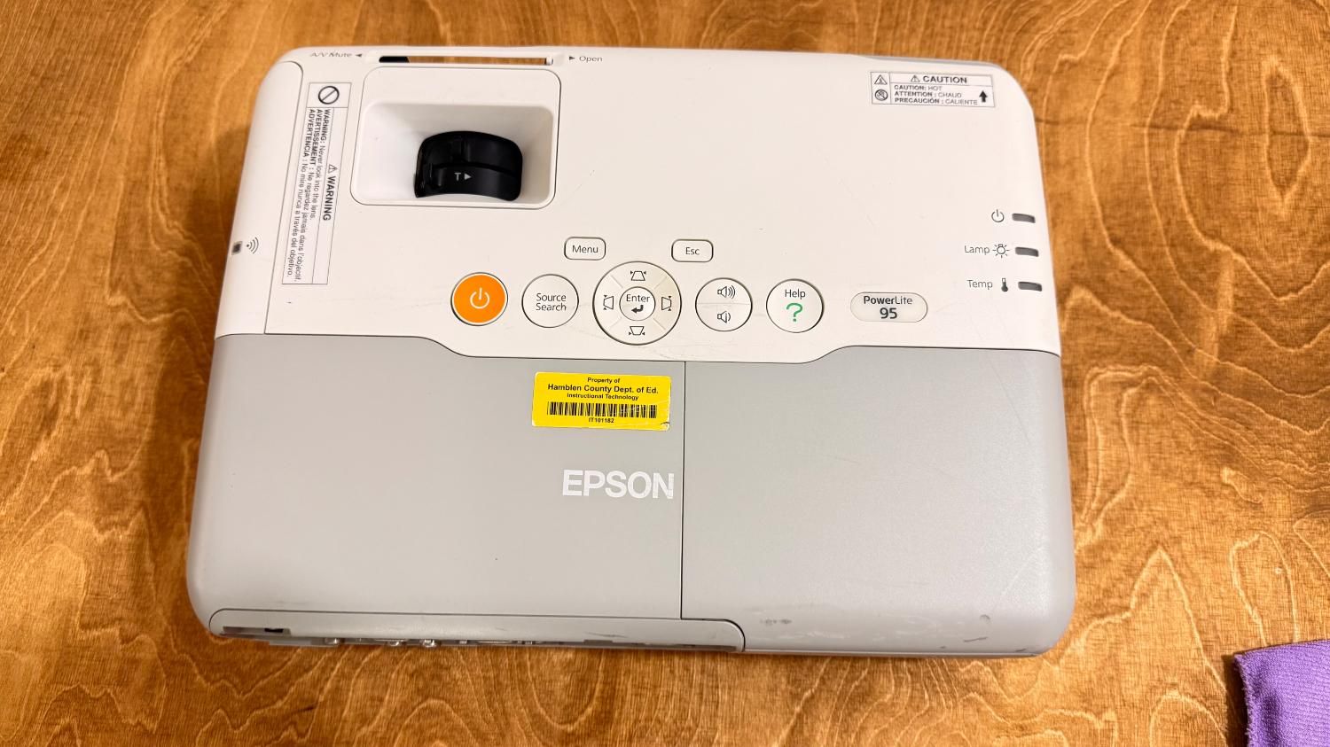 ویدیو پرژکتور اپسون epson power lite 95|تلویزیون و پروژکتور|بوشهر, |دیوار