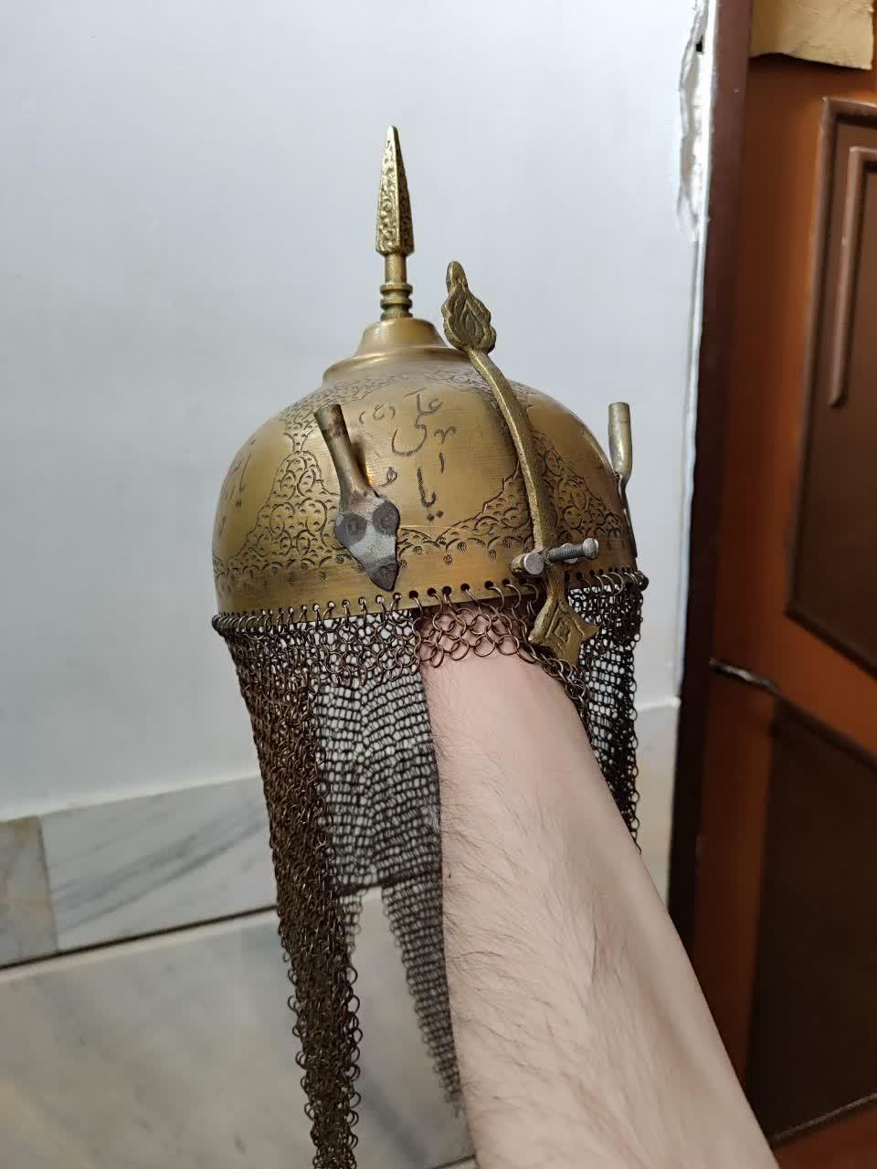 کلاه خود تمام برنجی و قلمکاری شده|کلکسیون اشیاء عتیقه|تهران, هرندی|دیوار