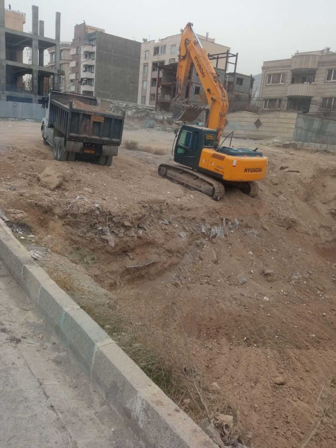 حمل نخاله خاکبرداری (بیل بزرگ مینی بیل بابکت)|خدمات حمل و نقل|پردیس, |دیوار