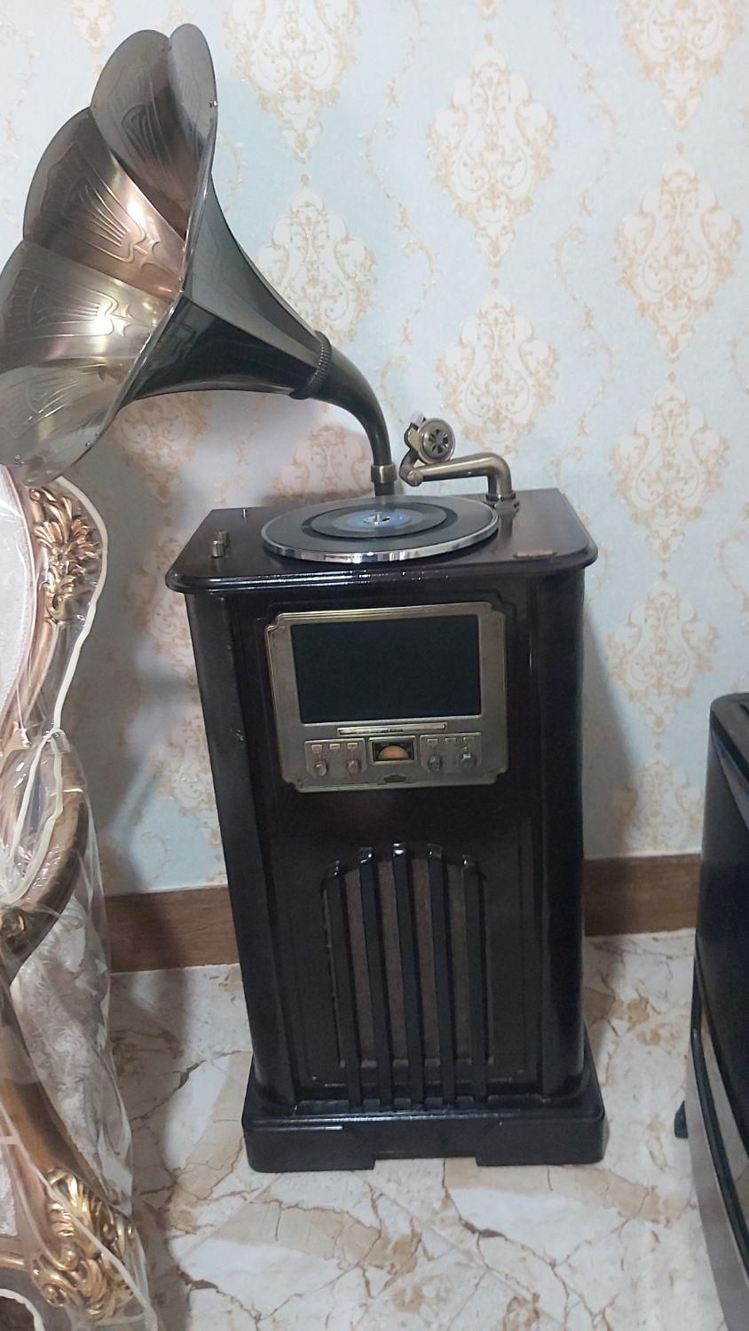 گرامافون تصویری|کلکسیون اشیاء عتیقه|قائن, |دیوار