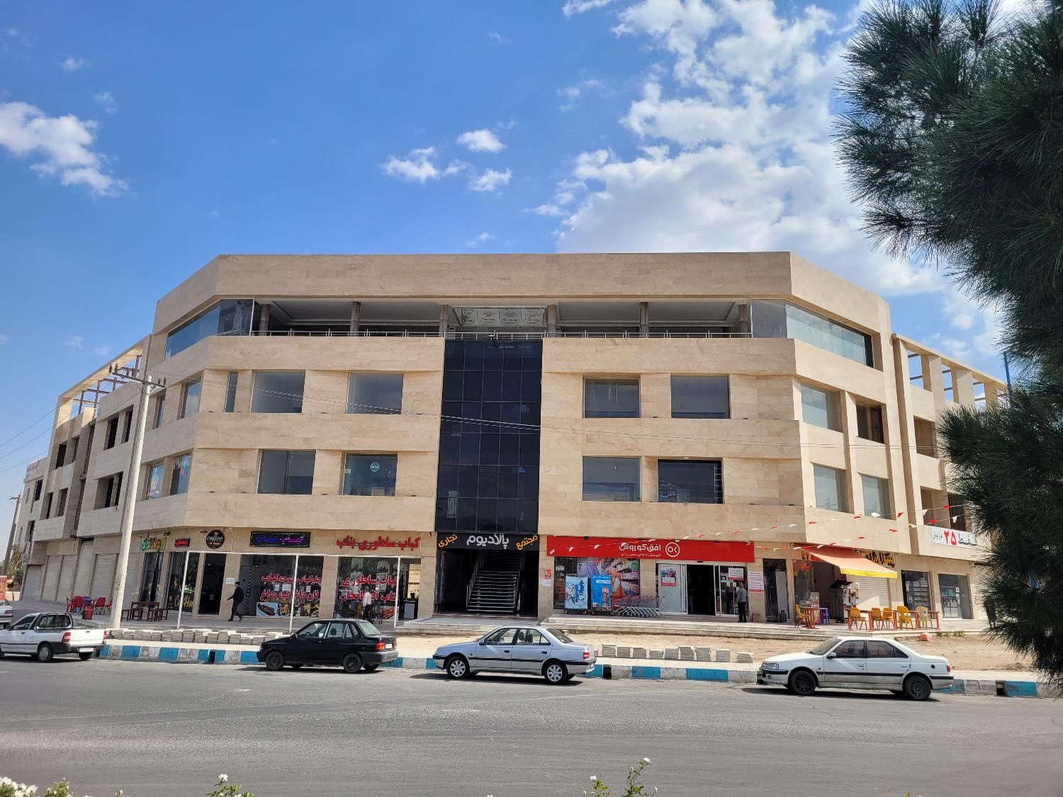 رهن و اجاره مغازه در فولادشهر میدان امیرالمومنین|اجارهٔ مغازه و غرفه|فولادشهر, فولادشهر|دیوار