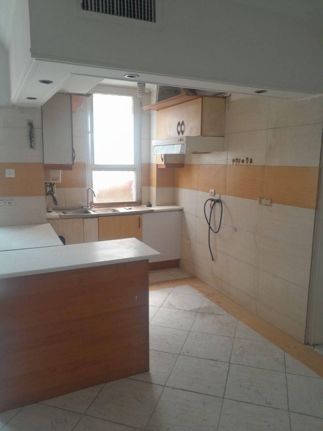 ۴۸مترباپارکینگ،کوچه صالحی ابتدای صیاد|فروش آپارتمان|تهران, ارامنه|دیوار