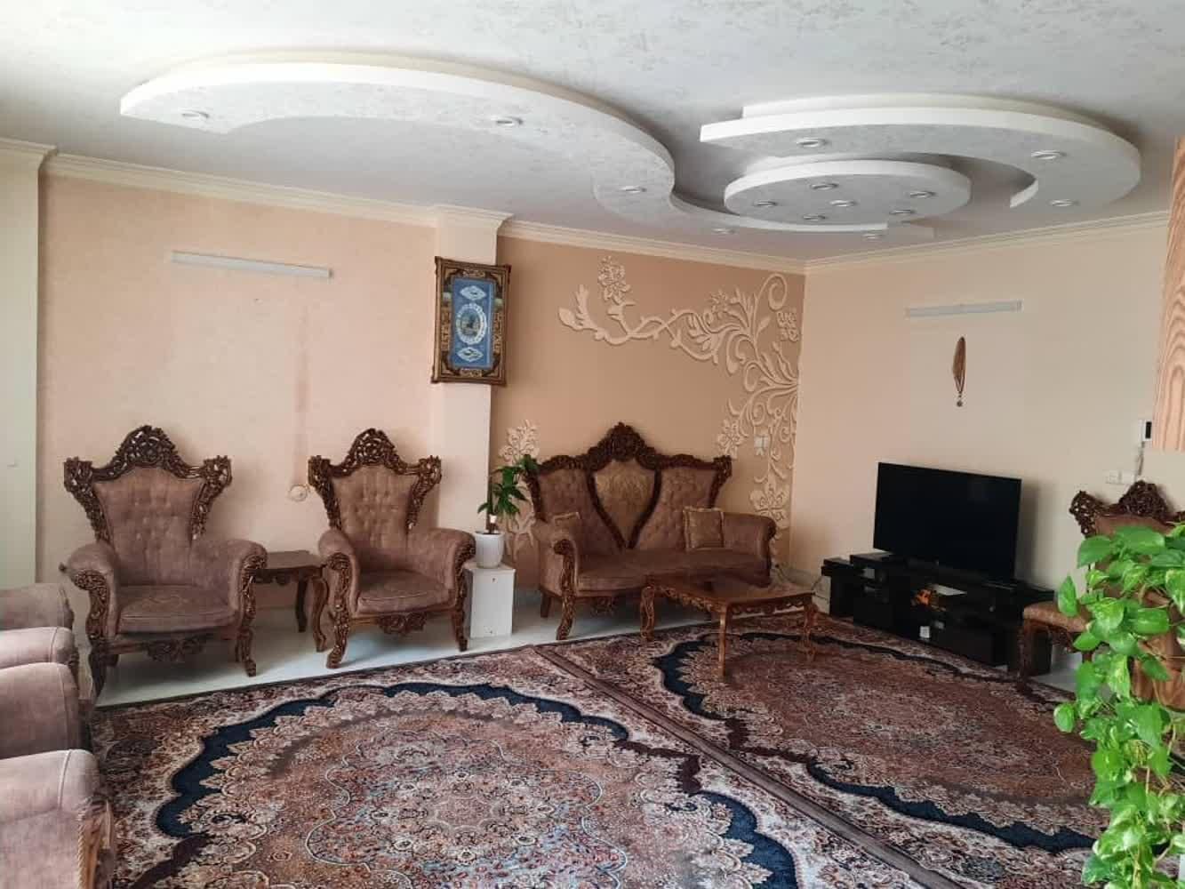 ۱۲۰ متر ۲ خ طبقه اول پارکینگ دار خ زرین کوب|اجارهٔ آپارتمان|اصفهان, گرکان|دیوار