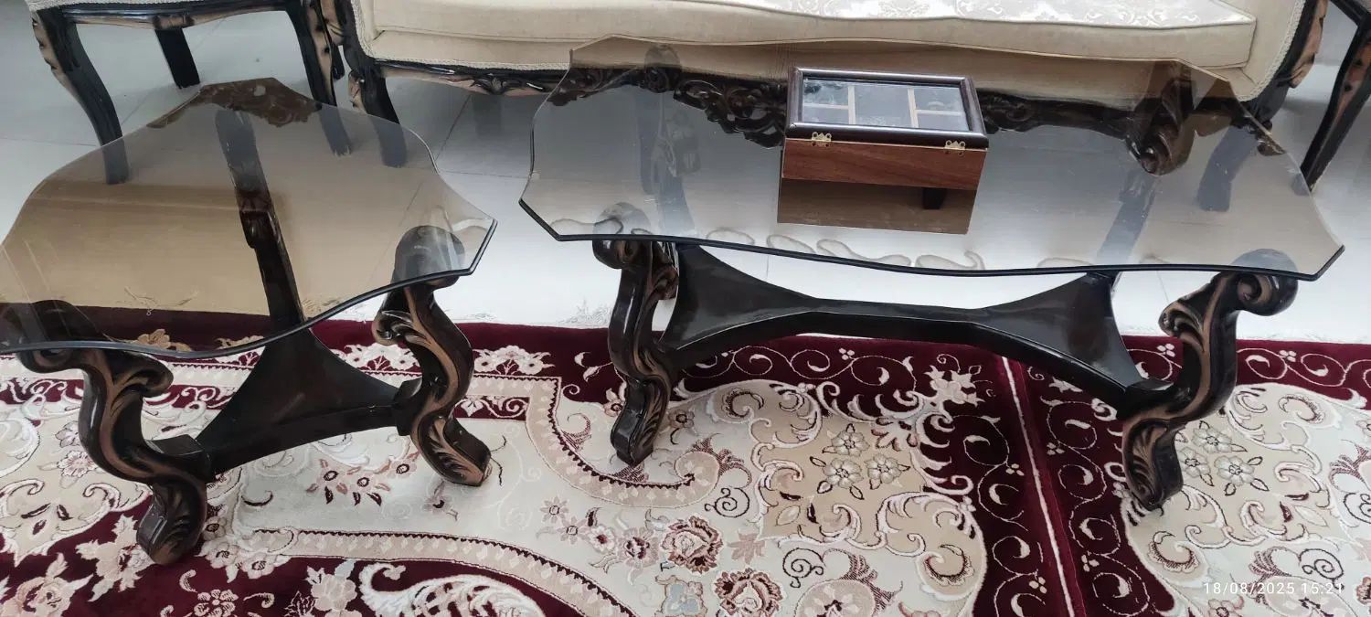 مبل سلطنتی ۹ نفره همراه با سه مبز جلو مبلی|مبلمان خانگی و میز عسلی|گلبهار, شهر جدید گلبهار|دیوار