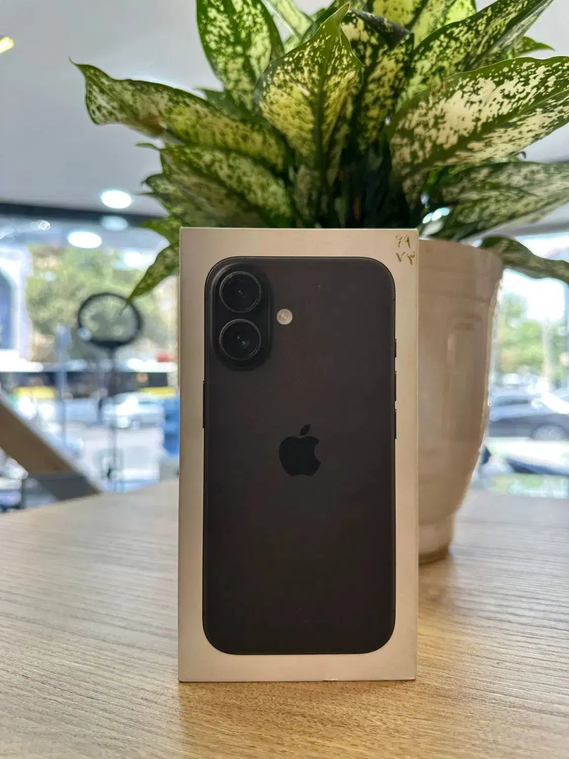 iPhon 16باحافظهٔ۱۲۸ (فروش فوری فقط تا پایان هفته)|موبایل|مشهد, رضاشهر|دیوار