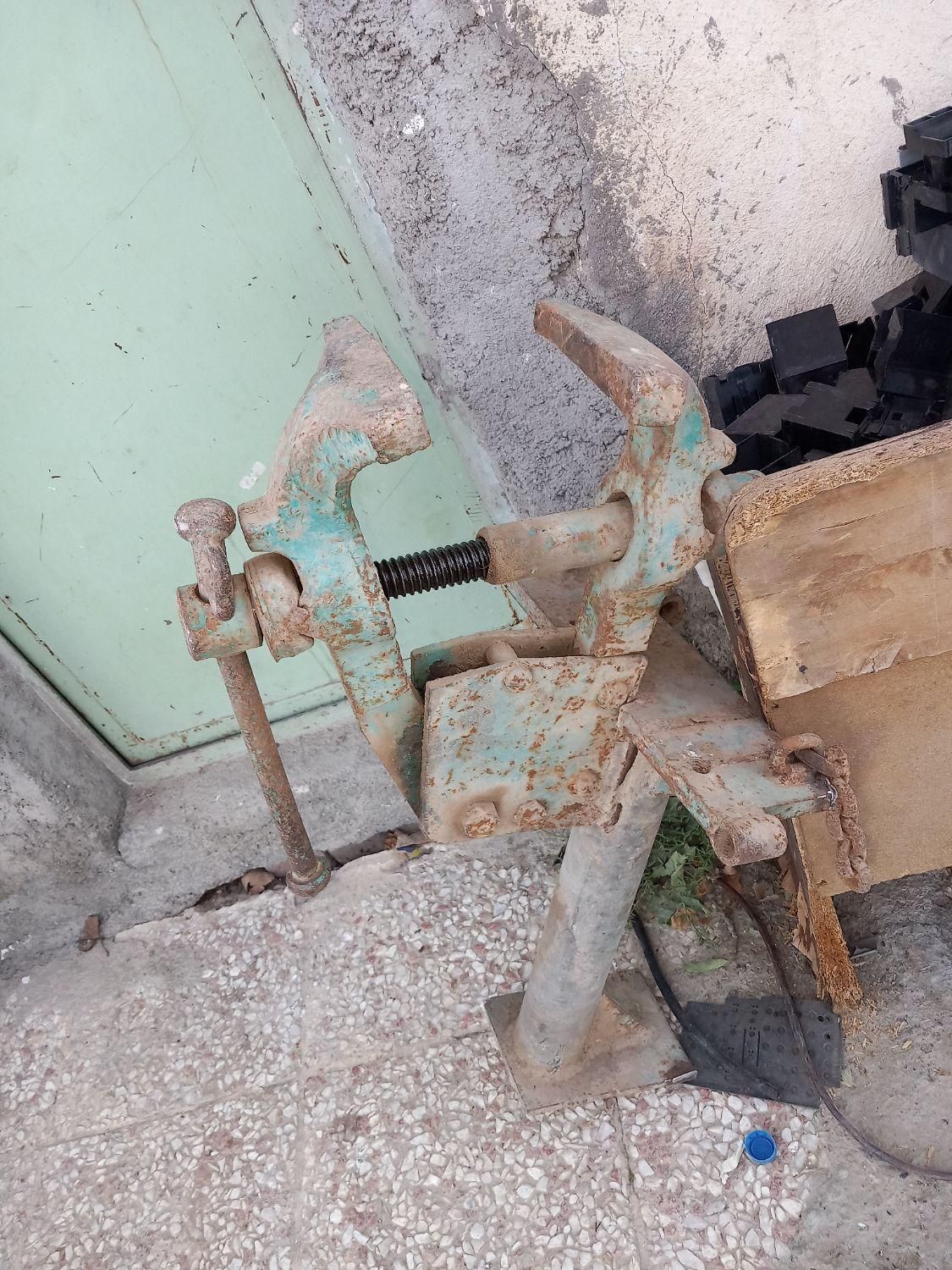 گیره آهنگری|ابزارآلات|ملارد, |دیوار