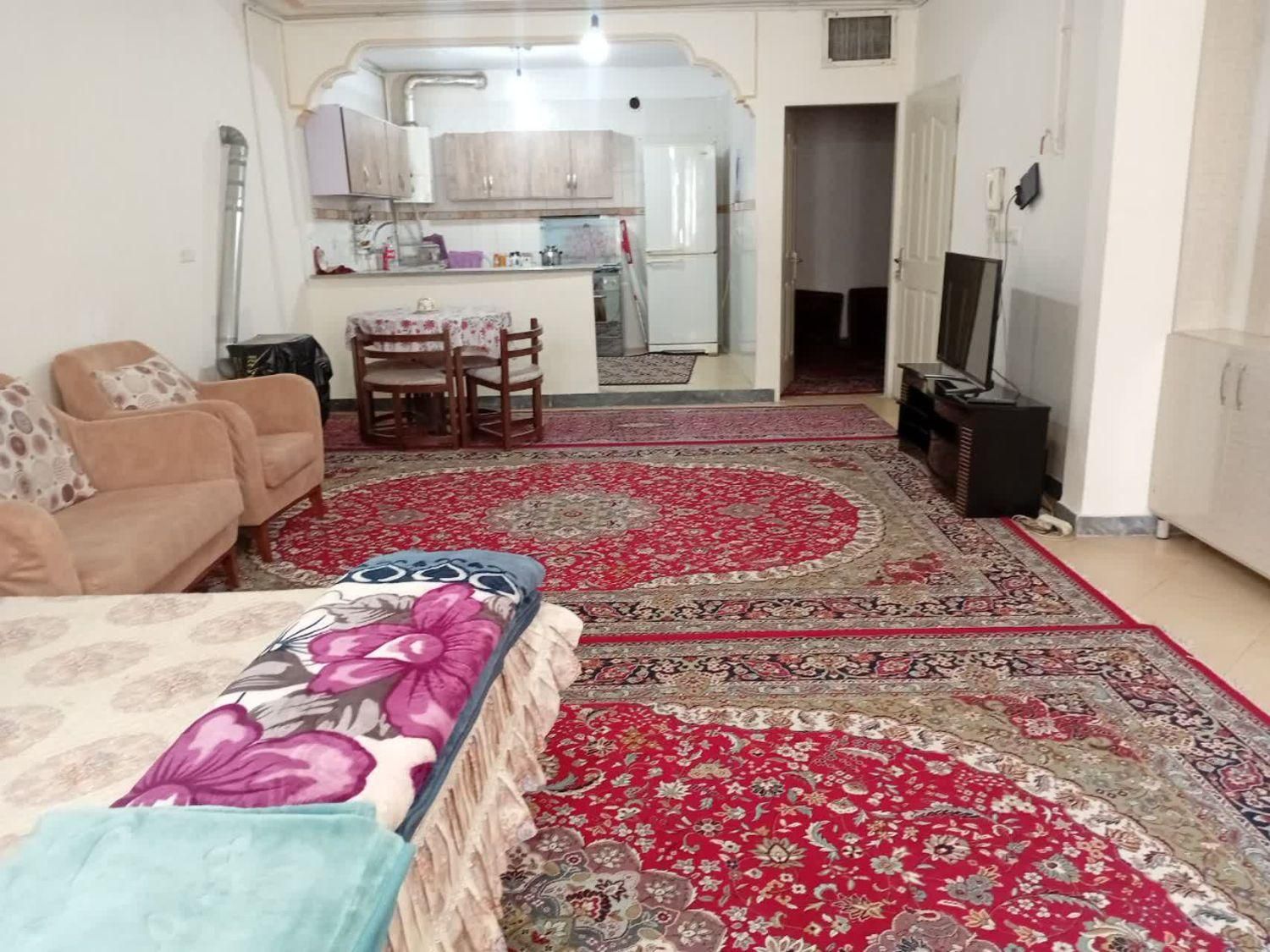 اجاره آپارتمان روزانه،همراه پارکینگ،بسیار تمیز|اجارهٔ کوتاه‌مدت آپارتمان و سوئیت|اراک, |دیوار