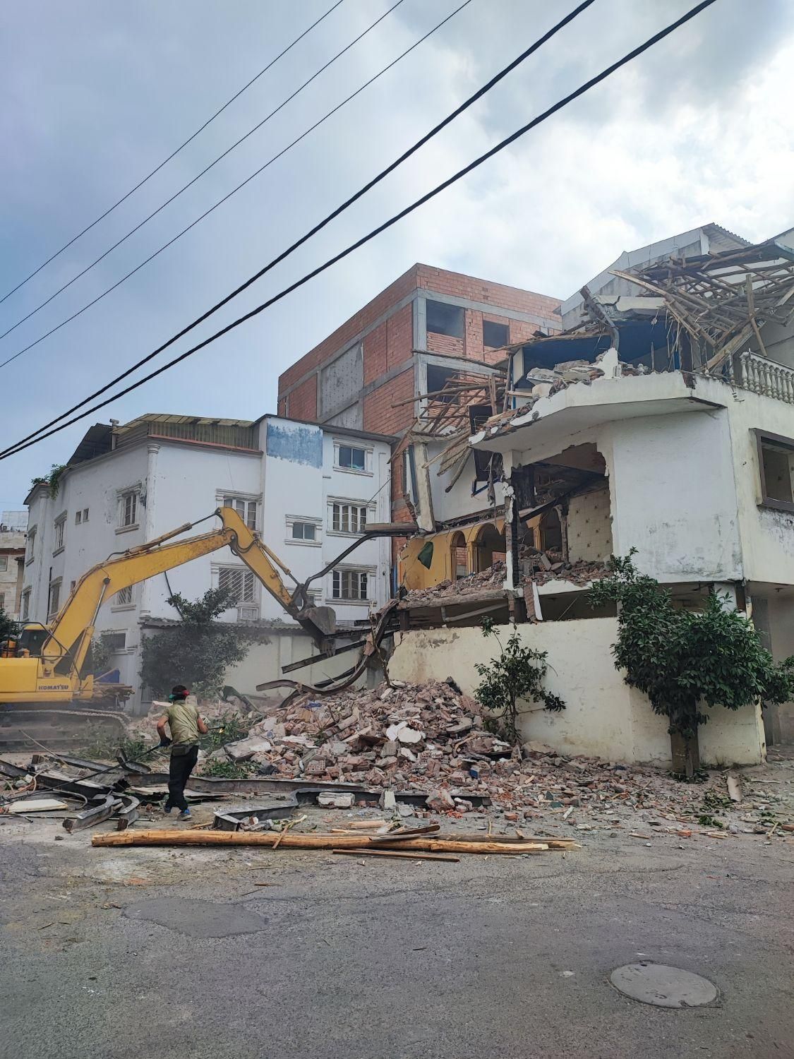 اجاره بیل مکانیکی (تخریب،خاکبرداری)|خدمات پیشه و مهارت|آمل, |دیوار