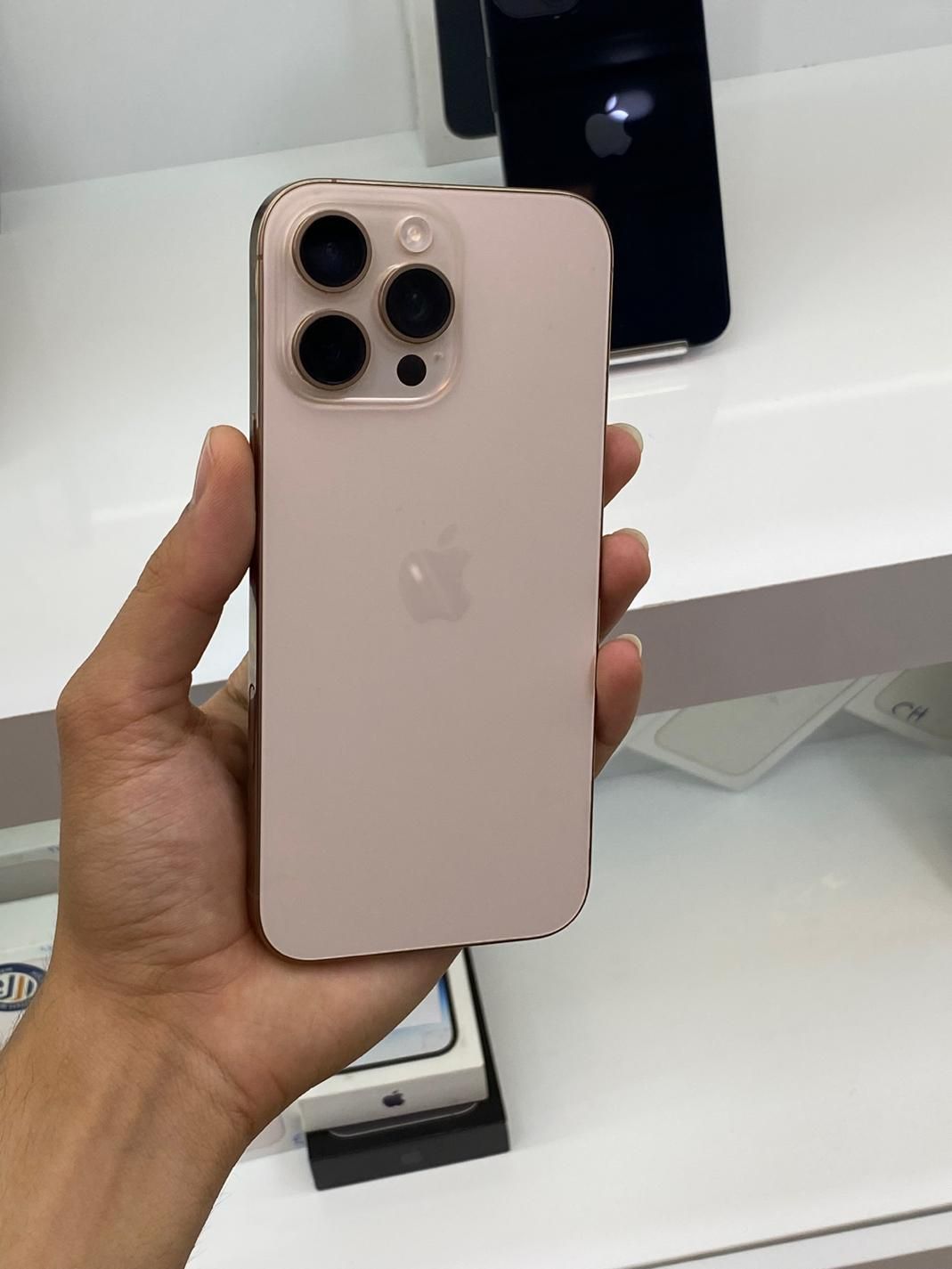 Iphone 16promax 256سفارش سنگاپور باطری ۱۰۰|موبایل|اصفهان, مفتح|دیوار