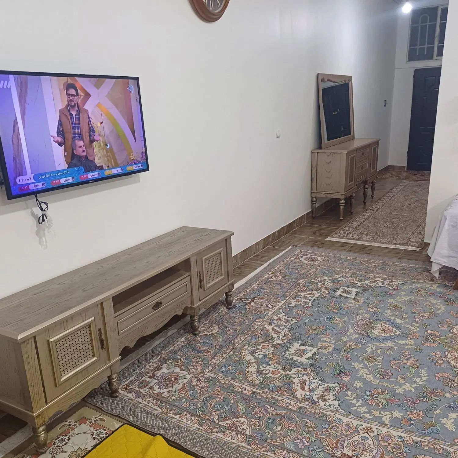 اینه کنسول ومیز تی وی|بوفه، ویترین، کنسول|مشهد, شهرک امام هادی (شهرک غرب)|دیوار