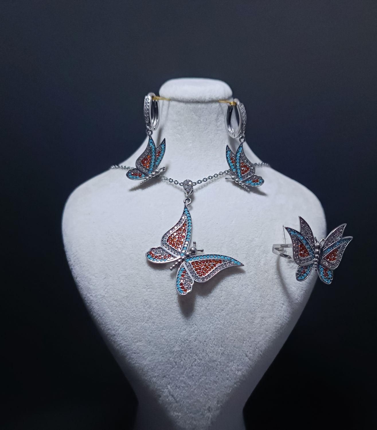 نیم ست و مدال نقره|جواهرات|سهند, |دیوار