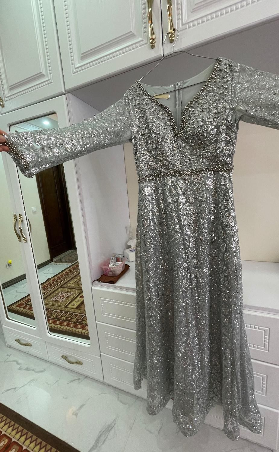 پارچه‌ترک‌نقره‌ای‌کار دست|لباس|تهران, باغ فردوس|دیوار