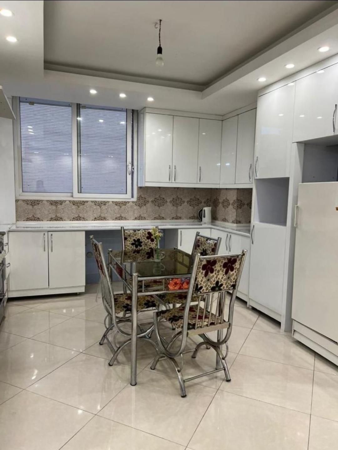 اپارتمان مبله|اجارهٔ کوتاه‌مدت آپارتمان و سوئیت|شهریار, شهریار|دیوار