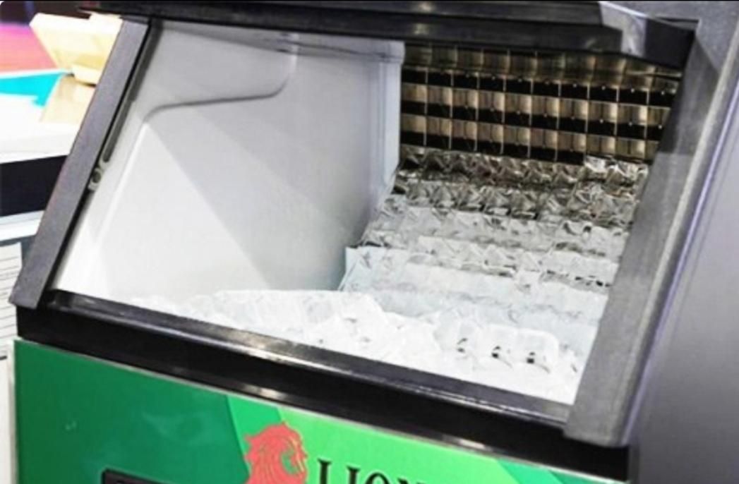 یخ ساز بزرگ وارداتی درجه یک|کافیشاپ و رستوران|ساری, |دیوار