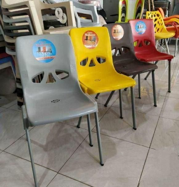 میز و صندلی ناهارخوری غذاخوری پلاستیکی طرح ناصر|میز و صندلی غذاخوری|رودبار, |دیوار