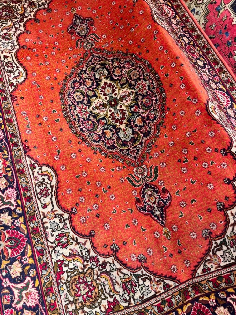 جفت ۶متری دستبافت تبریز نقشه خاص رنگ پیازی|فرش|تهران, فاطمی|دیوار