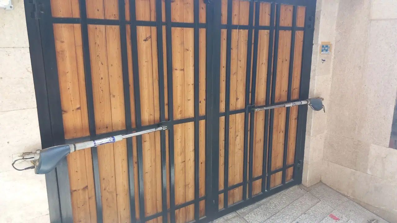 تعمیرات دربهای جک دار  کرکره ای  اتوماتیک شیشه‌ای|خدمات پیشه و مهارت|تهران, امیرآباد|دیوار