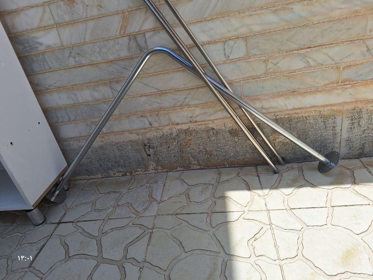 گیره لباس|بندرخت و رخت‌آویز|کرمانشاه, |دیوار
