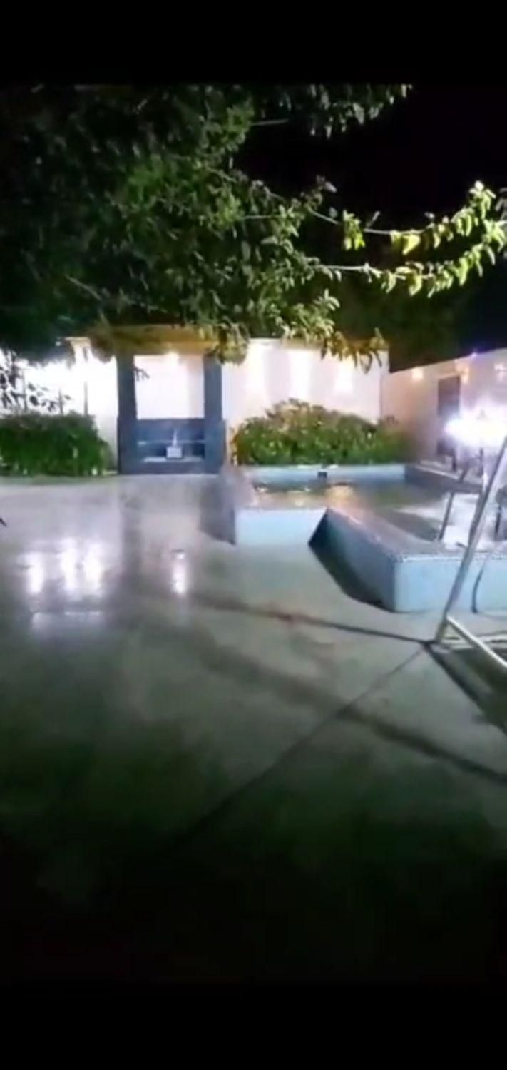 اجاره باغ ویلا روزانه.و فروش در احمد آباد مستوفی|اجارهٔ کوتاهمدت ویلا و باغ|چهاردانگه (تهران), |دیوار