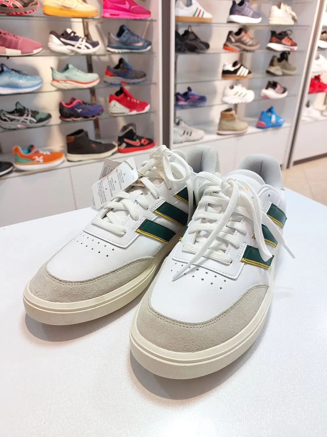 کتونی آدیداس اورجینال آکبند adidas سایز ۴۲/۴۳|کیف، کفش، کمربند|کرج, مهرویلا شمالی|دیوار