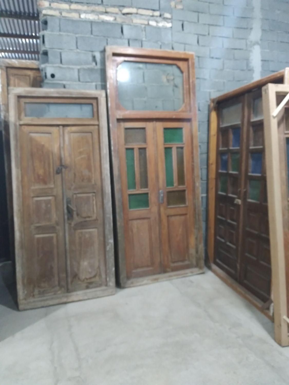 درب و پنجره چوبی سنتی در حد نو در همه ی ابعاد|مصالح و تجهیزات ساختمان|بهشهر, |دیوار