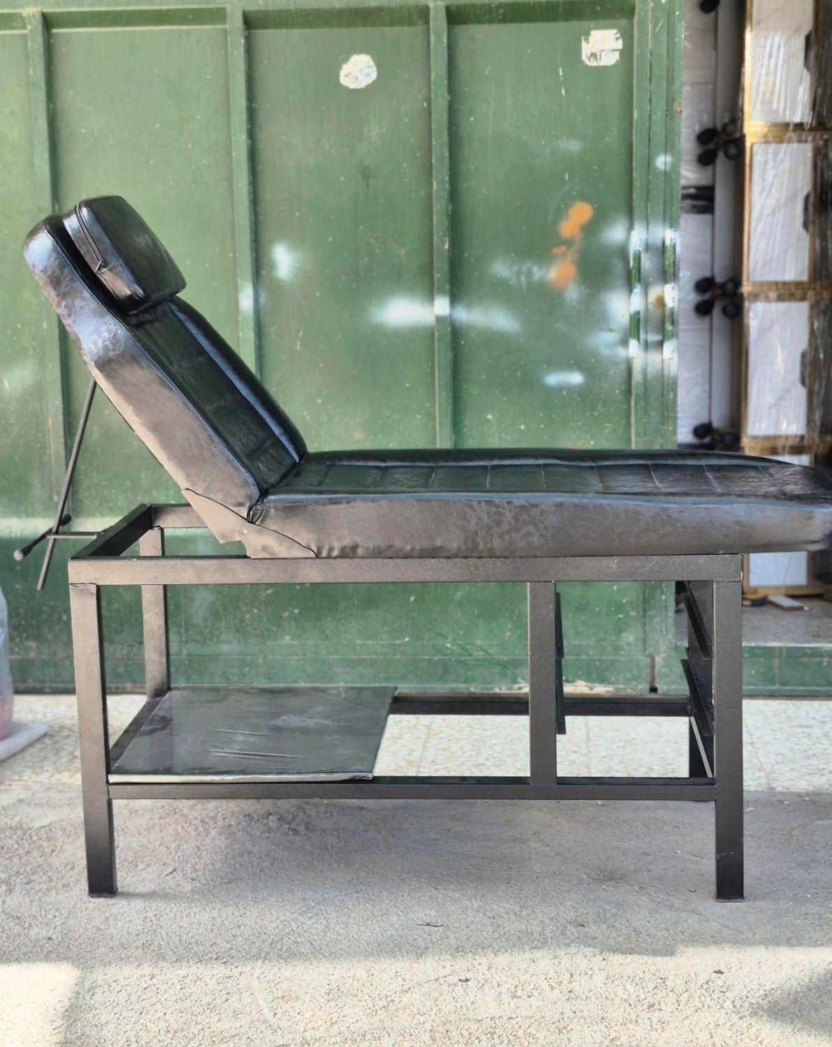 تخت مخصوص مژه حرفه ای|آرایشگاه و سالنهای زیبایی|اصفهان, ارغوانیه|دیوار