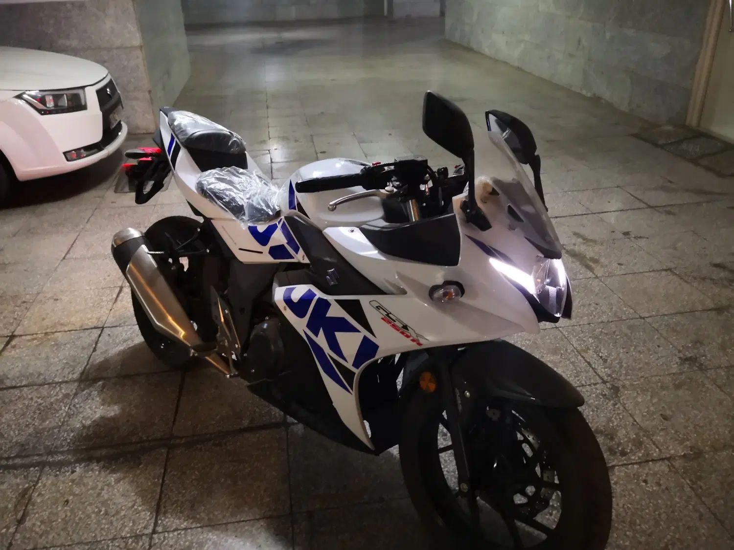 سوزوکی 250 Suzuki gsx|موتورسیکلت|تهران, دریاچه شهدای خلیج فارس|دیوار