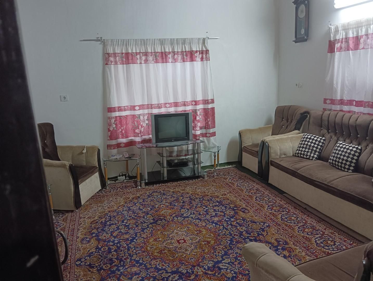 اجاره خانه باغ دربست بسمت جنگل دوهزار ، سه هزار|اجارهٔ کوتاه‌مدت ویلا و باغ|تنکابن, |دیوار
