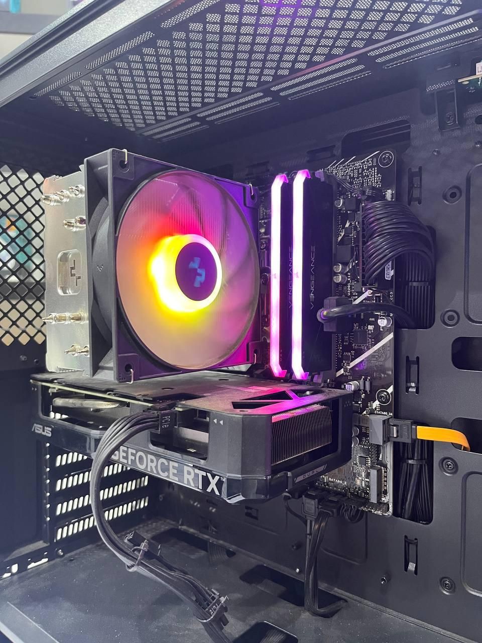 کامپیوتر گیمینگ و رندرینگ RTX5050 - 12400 تمام نو|رایانه رومیزی|گرگان, |دیوار