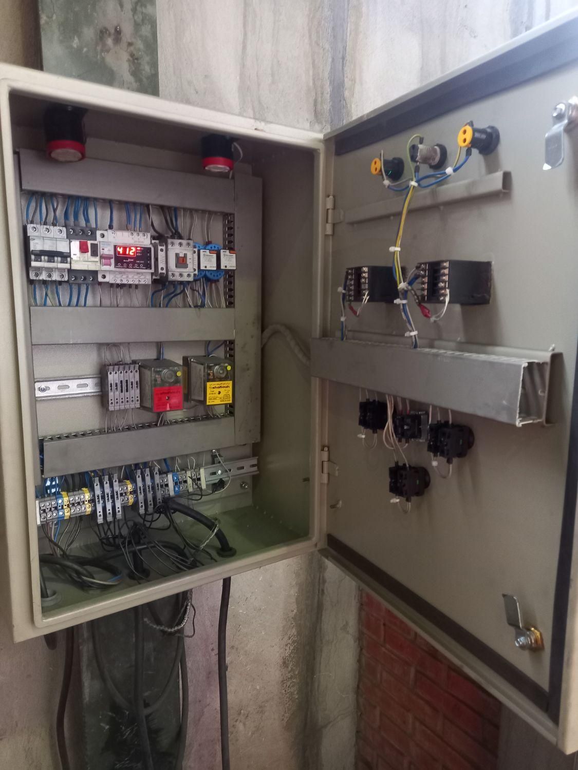 برقکار|خدمات پیشه و مهارت|بروجن, |دیوار