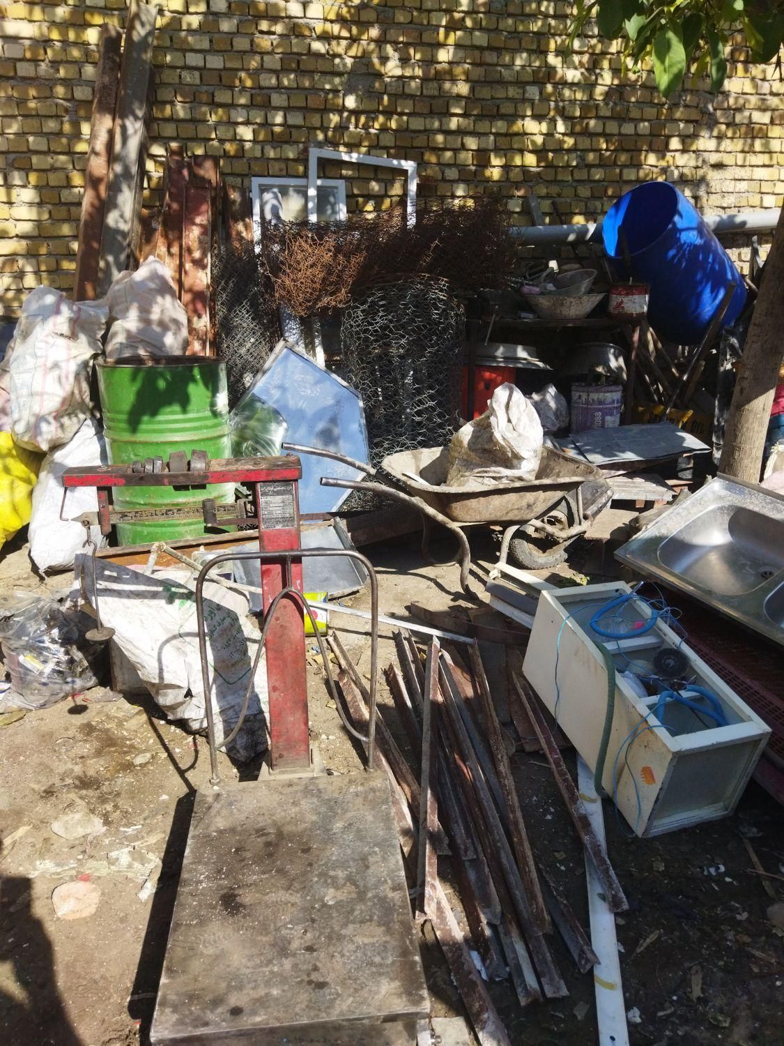 ضایعاتی بزرگ شهرخریدآهن مس شیرآلات آلومینیوم وکاغذ|عمدهفروشی|بروجرد, |دیوار