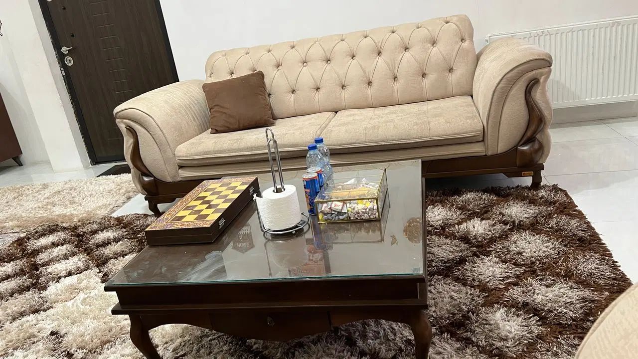یک دست مبل ۸ نفره همرا با میز نهار خوری|مبلمان خانگی و میز عسلی|تهران, مقدم|دیوار