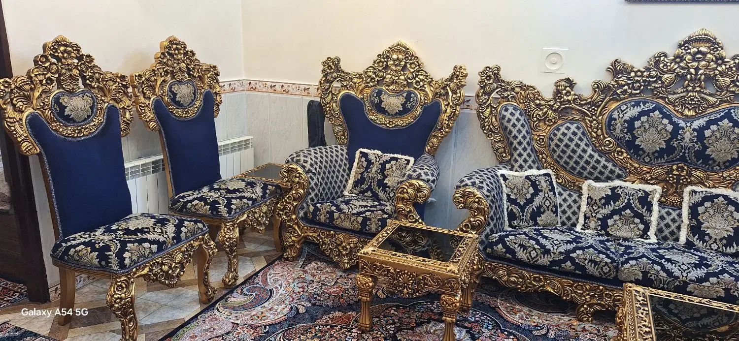 مبل ۹نفره باچهار عددمیز و۶عددکوسن ویک جلومبلی|مبلمان خانگی و میز عسلی|باقرشهر, |دیوار