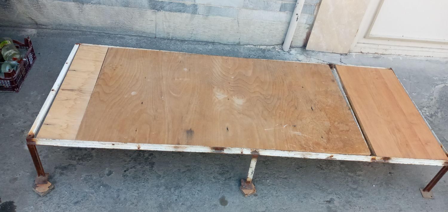 تخت یه نفره آهنی با کفی نوپان مخصوص ایوان یا باغ|تخت و سرویس خواب|اصفهان, عسگریه|دیوار