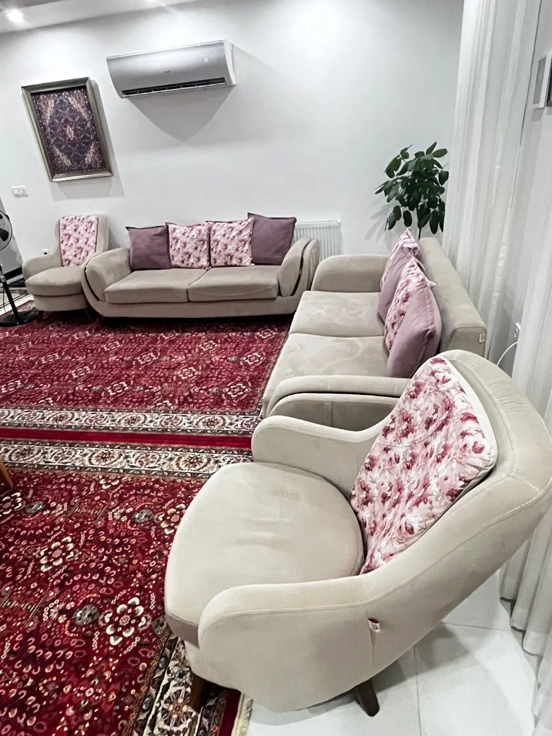مبلمان ۸نفره کاملا سالم با پارچه بسیار تمیز|مبلمان خانگی و میز عسلی|ساری, |دیوار