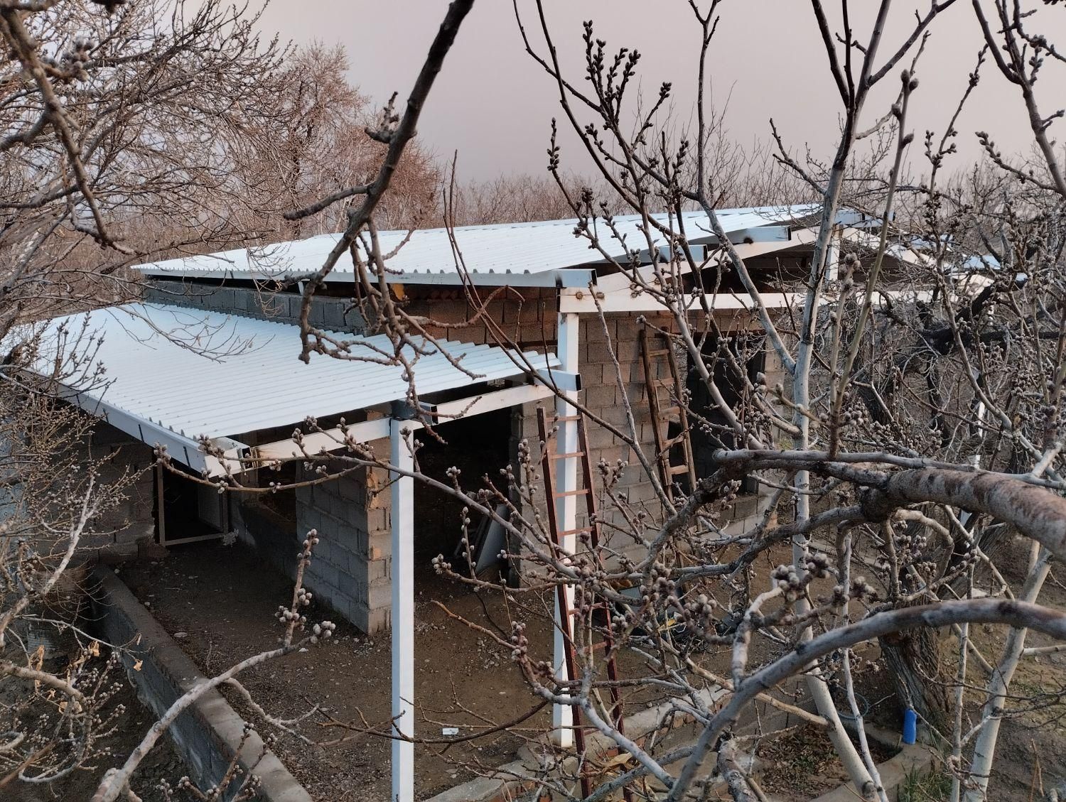 جوشکاری و نصب شیروانی و تخریب ساختمان|خدمات پیشه و مهارت|تبریز, |دیوار