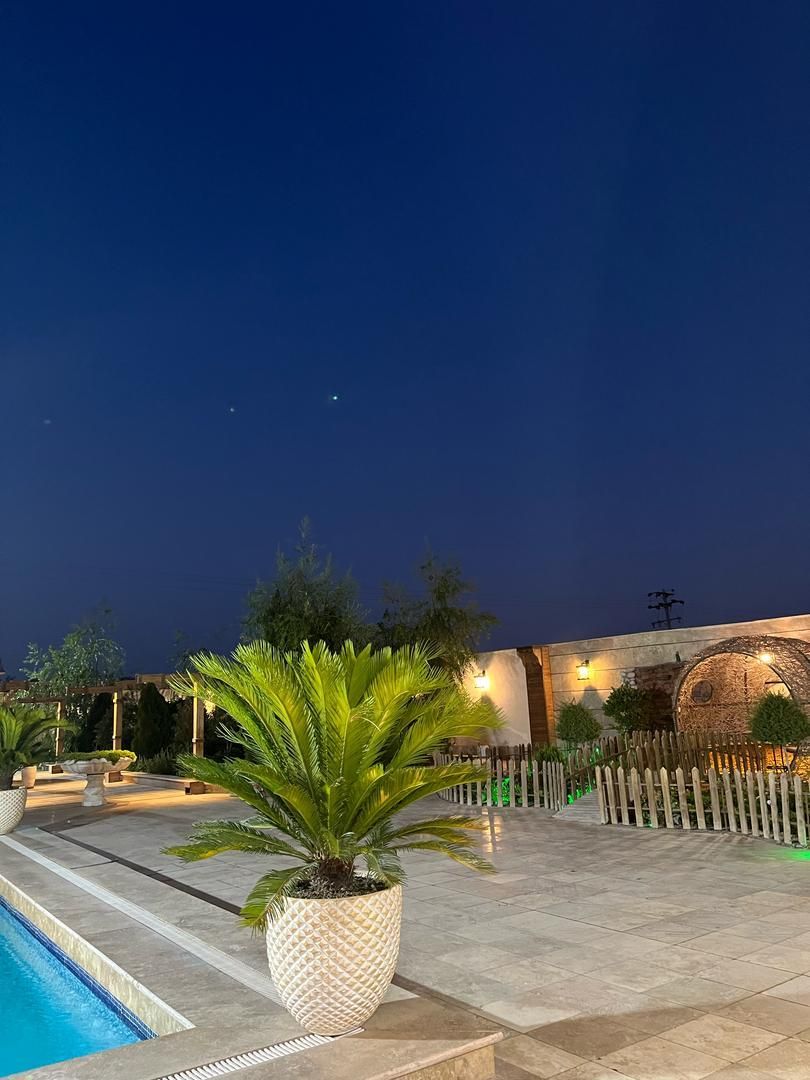 اجاره ویلا استخردار روباز آبگرم/ اصفهانک زیبا|اجارهٔ کوتاهمدت ویلا و باغ|اصفهان, آبشار|دیوار