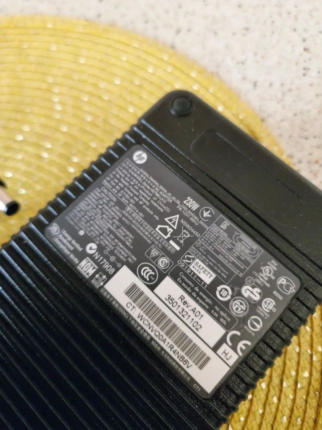 شارژر لپتاب Hp با ۲۳۰ وات شارژدهی سر سوکت بزرگ|قطعات و لوازم جانبی رایانه|تهران, شهرک شریعتی|دیوار