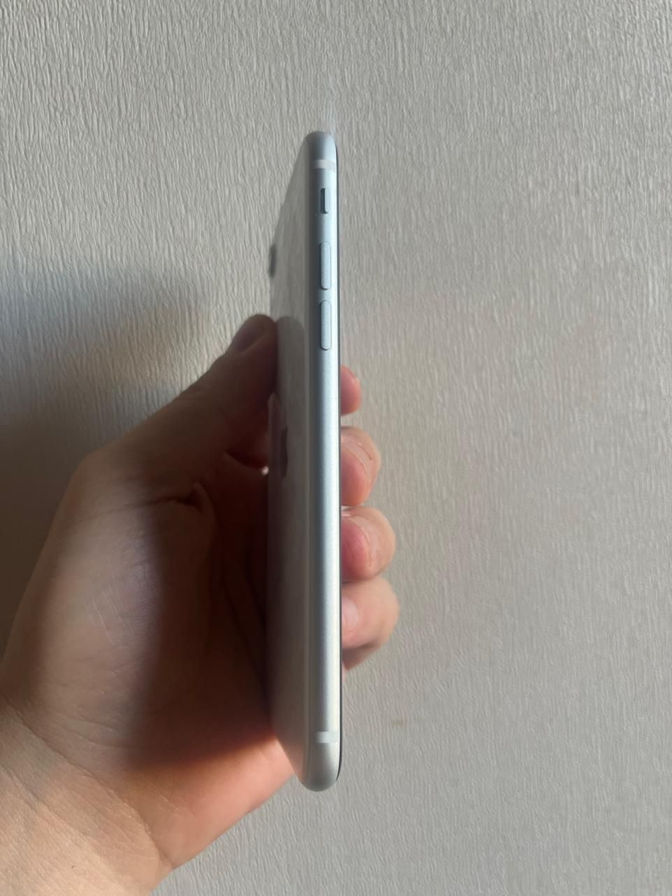 اپل iPhone SE (2020) با حافظهٔ ۶۴ گیگابایت|موبایل|تهران, هروی|دیوار