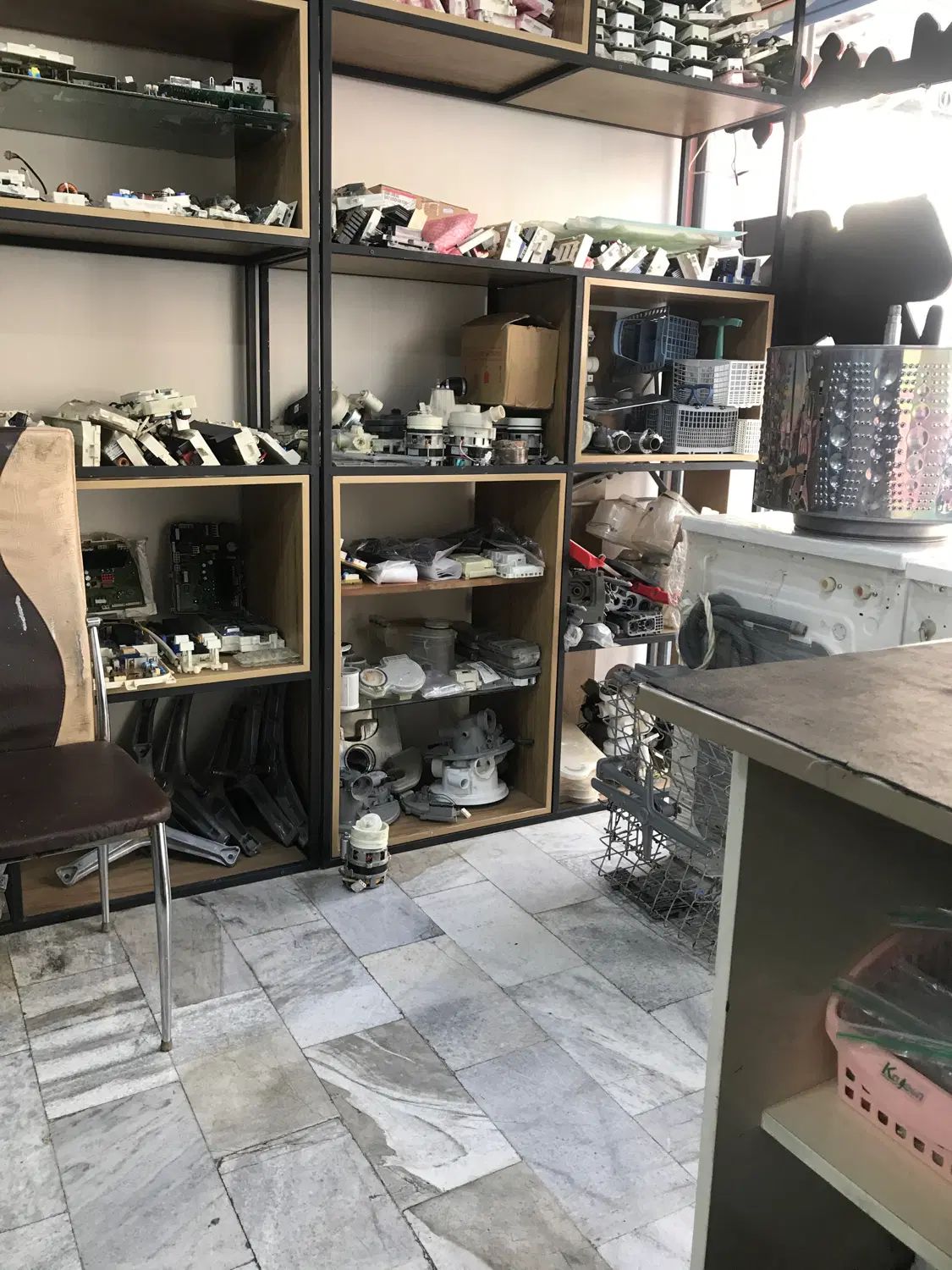 کارگر ساده و کارآموز|استخدام صنعتی، فنی، مهندسی|کرج, اصفهانی‌ها|دیوار