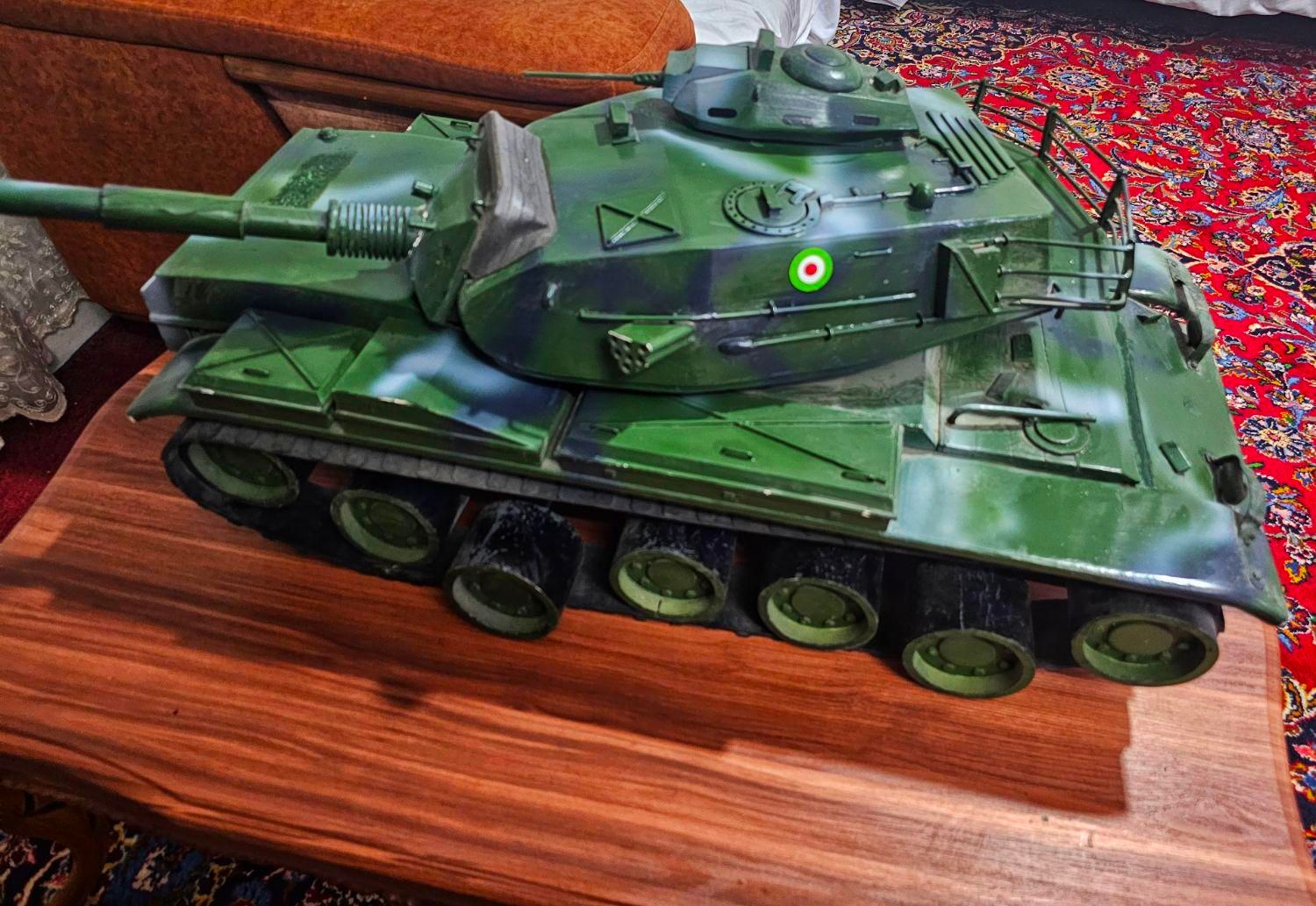 ماکت چوبی تانک نظامی|مجسمه، تندیس، ماکت|قم, نیروگاه|دیوار