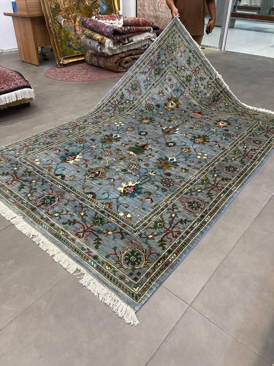 فرش دستباف بساک نقشه مدرن رنگ طوسی سبز|فرش|مشکین‌دشت, |دیوار