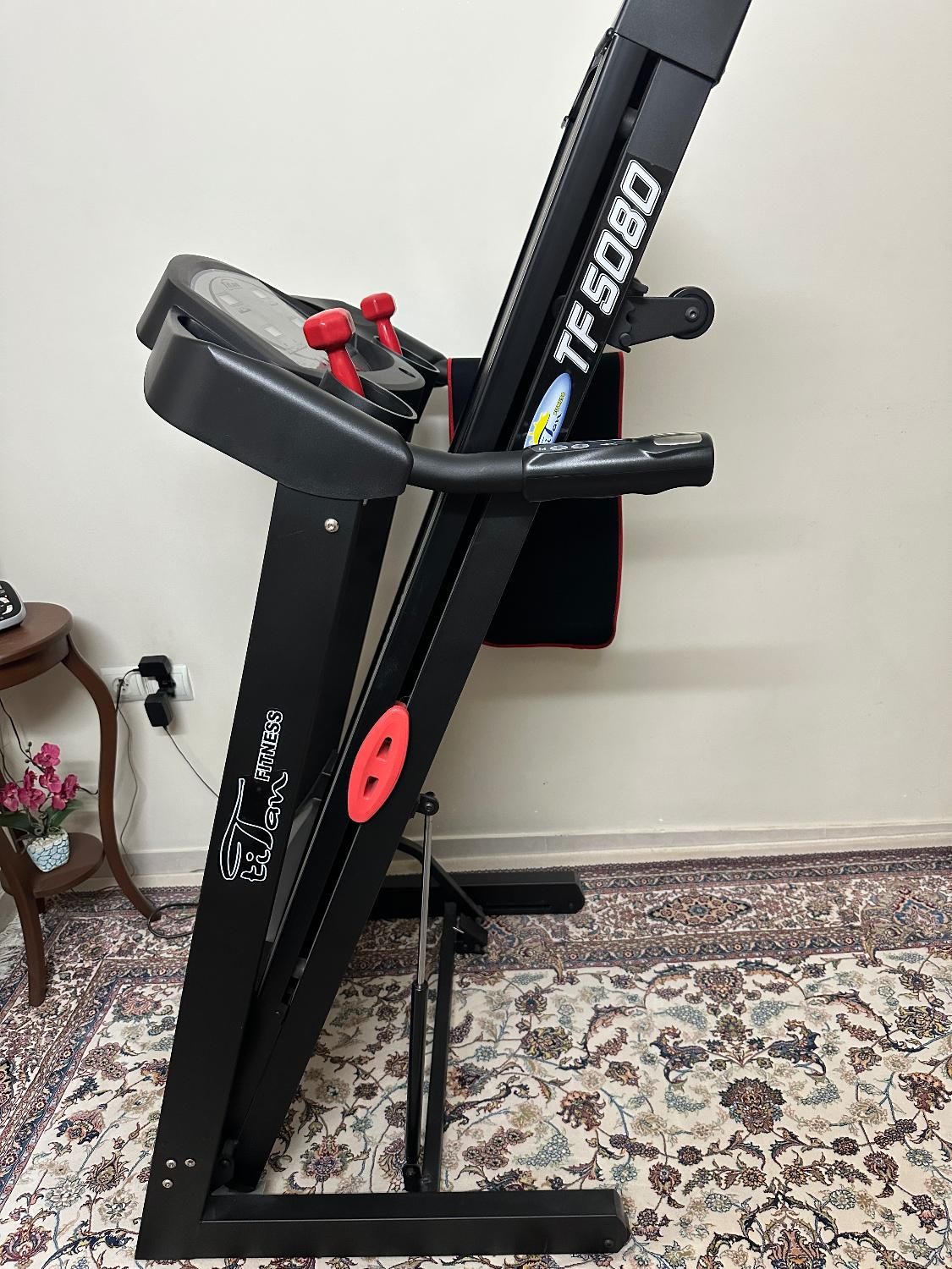 تردمیل تایتان 5080 کم کار کرد در حد نو اصل تایوان|تجهیزات ورزشی|تهران, باغ خزانه|دیوار