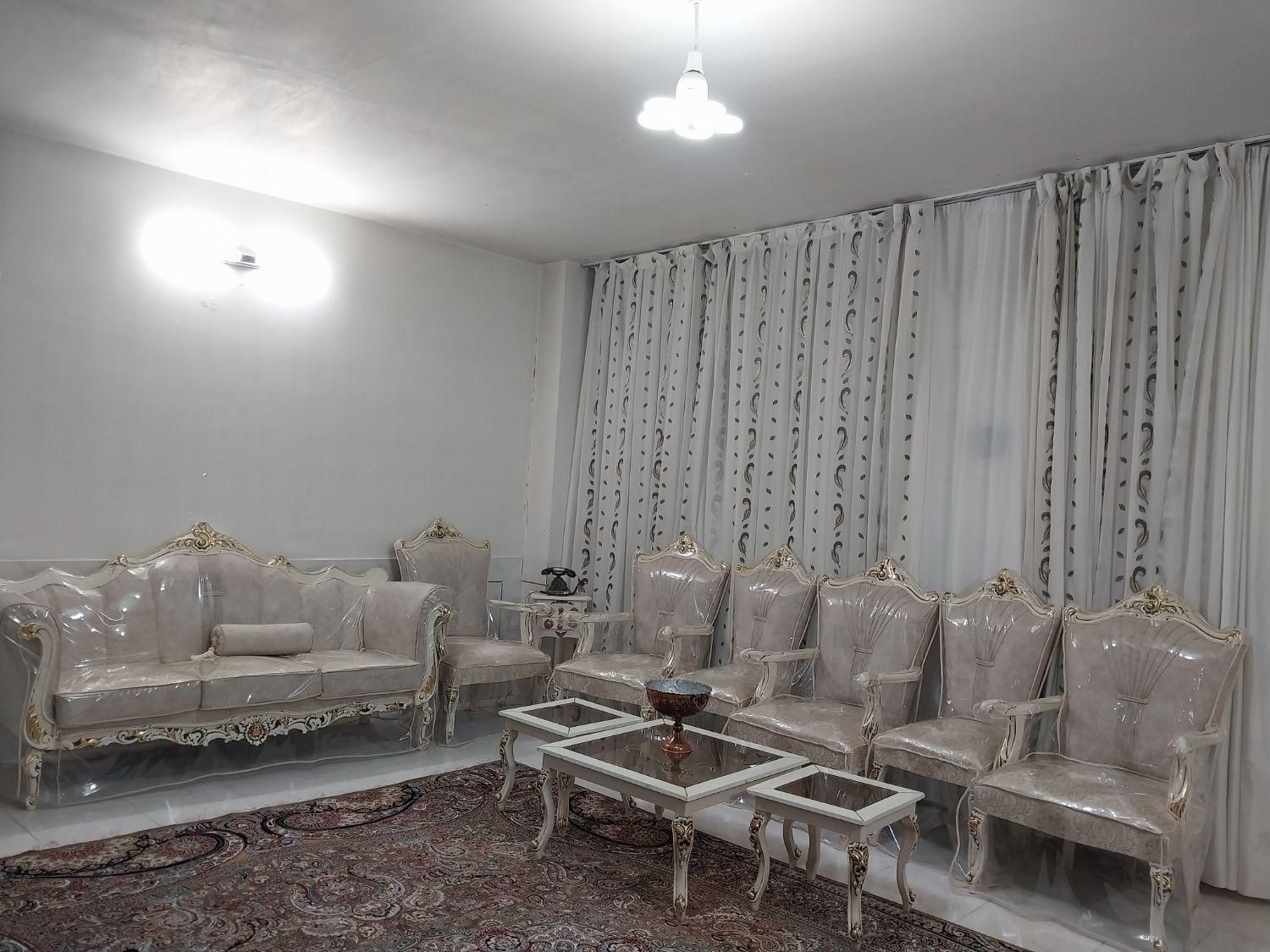 مبلمان‌۹‌نفره‌نونو|مبلمان خانگی و میز عسلی|اصفهان, عطار نیشابوری|دیوار