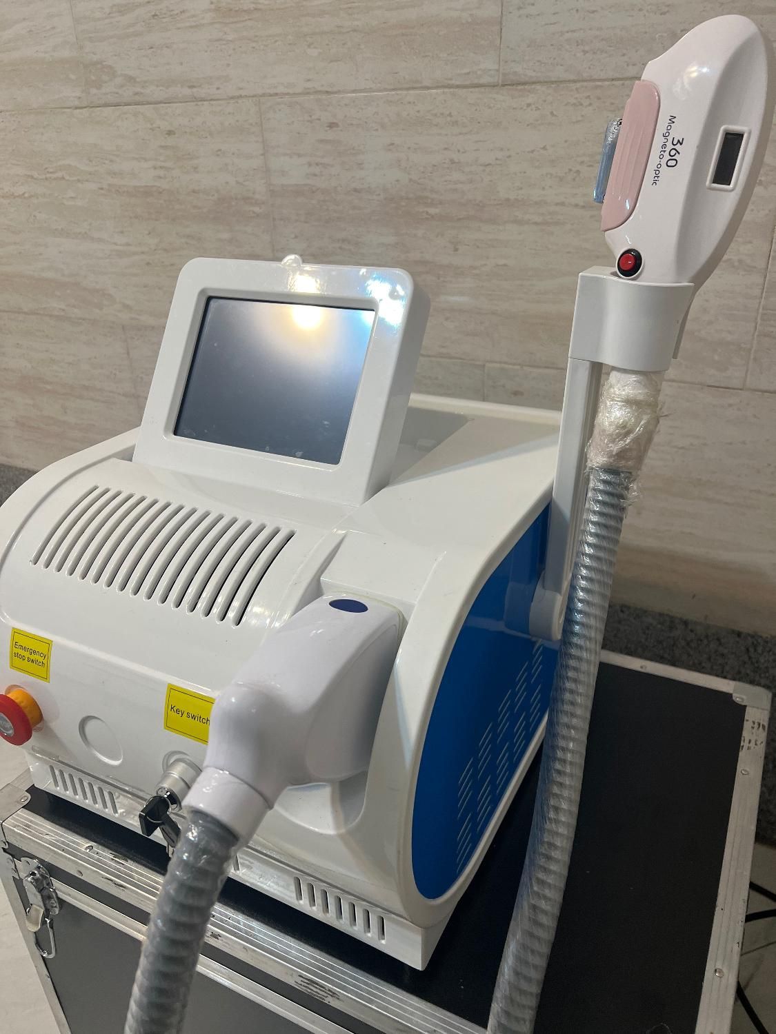 دستگاه لیزر رفع موهای زاید و لک های پوستی|آرایشی، بهداشتی، درمانی|تبریز, |دیوار