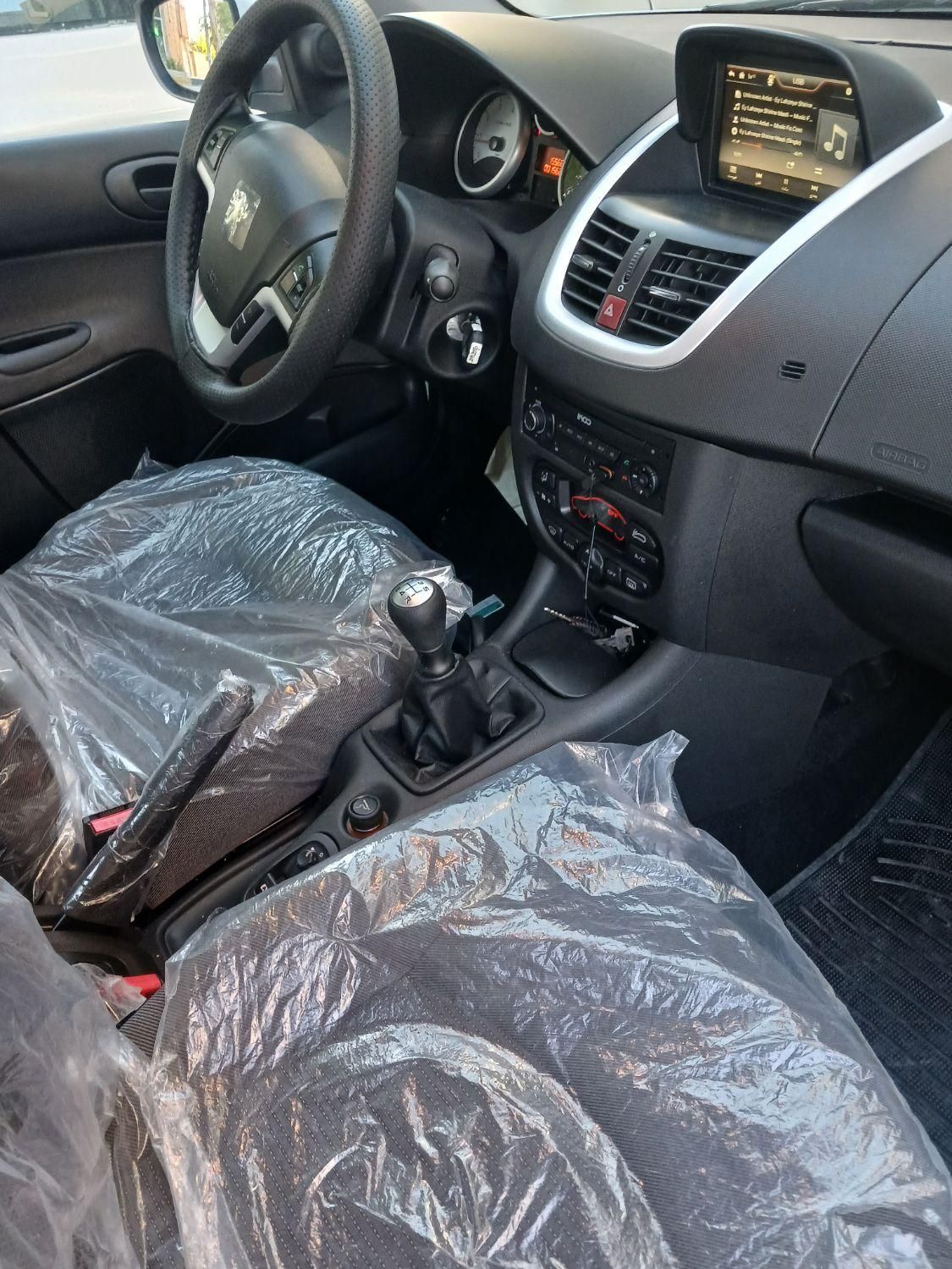 پژو 207i دنده‌ای، مدل ۱۴۰۲|خودرو سواری و وانت|سمیرم, |دیوار