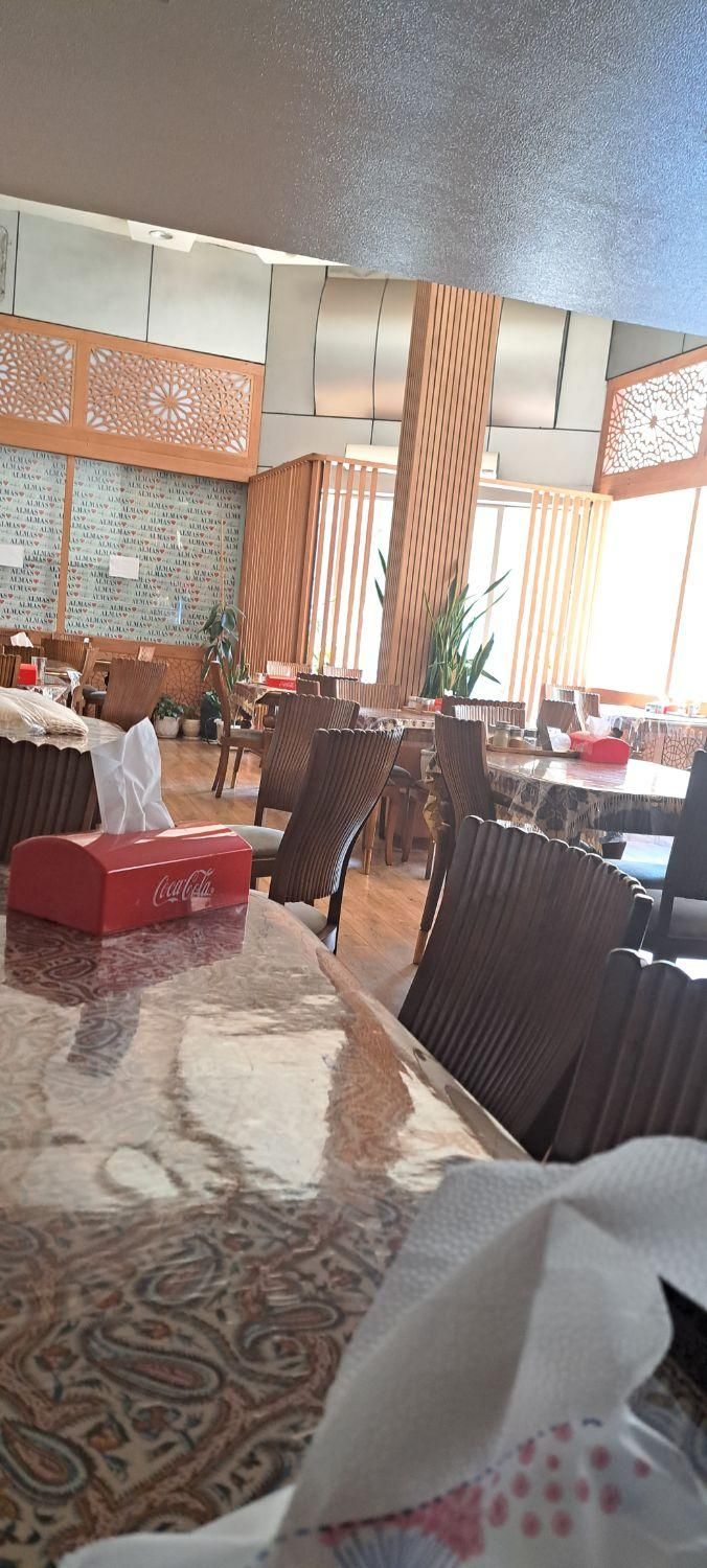 به دونفر کارکرساده جهت کار در رستوران نیازمندیم|استخدام خدمات فروشگاه و رستوران|تهران, استاد معین|دیوار