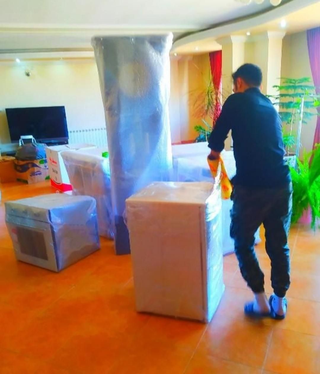 باربری اثاثیه کشی حمل بار منزل کارگر بسته بندی|خدمات حمل و نقل|کرمانشاه, |دیوار